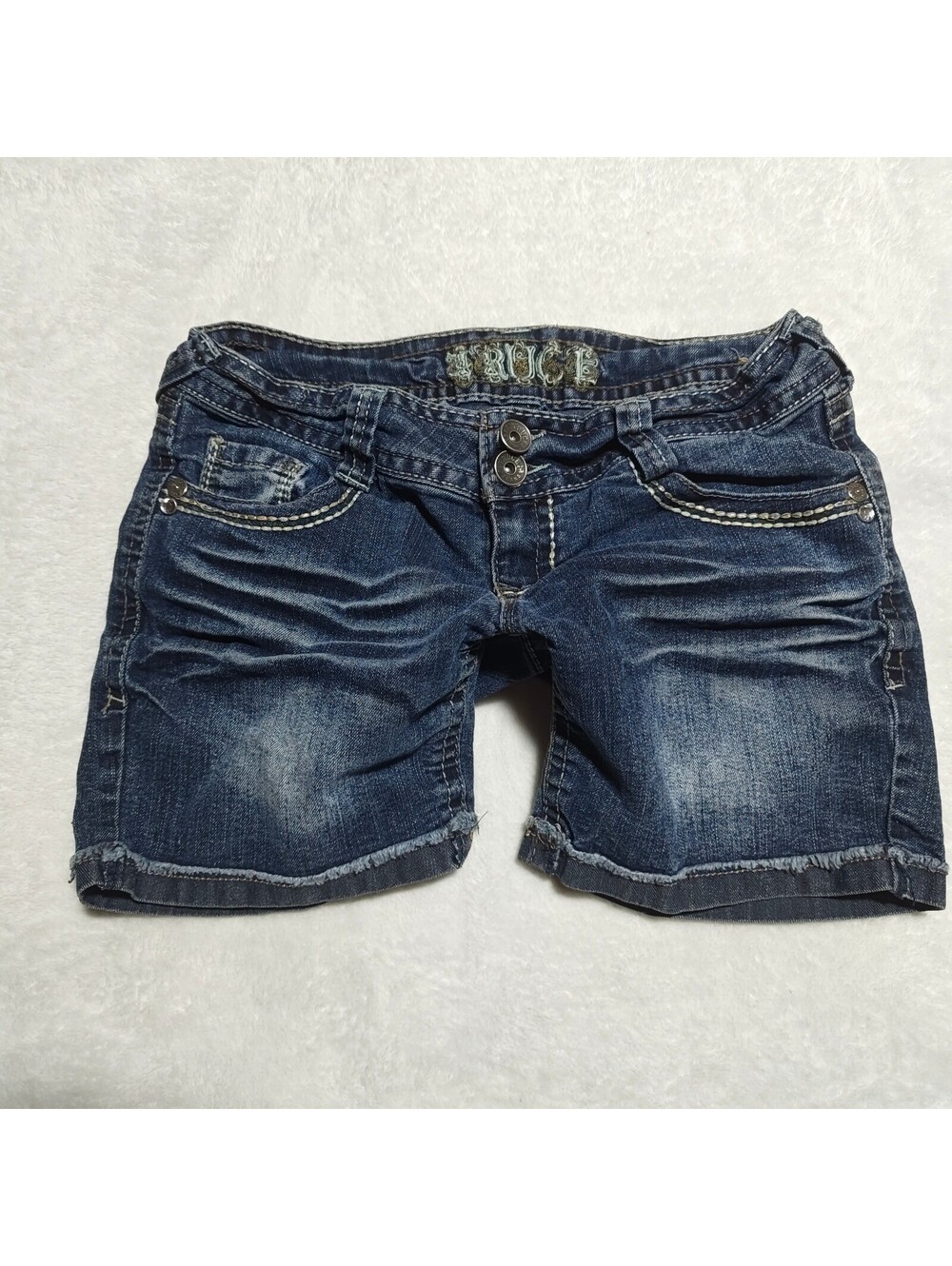 Truce Y2K low-rise double button dark wash denim shorts size 7
